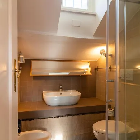 Campo De' Fiori Enchanting Attic *