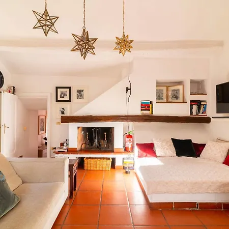 Campo De' Fiori Enchanting Attic Apartment *