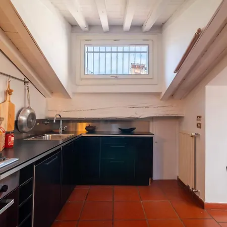 Campo De' Fiori Enchanting Attic Apartment
