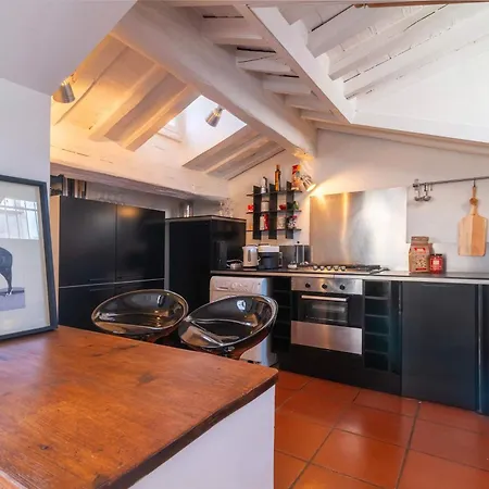 Campo De' Fiori Enchanting Attic Apartment *